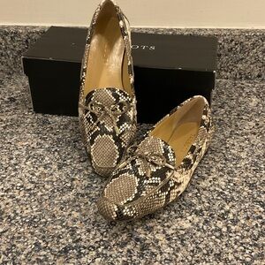 Talbots  Women's  Snake Pattern Loafers black cream size 8M